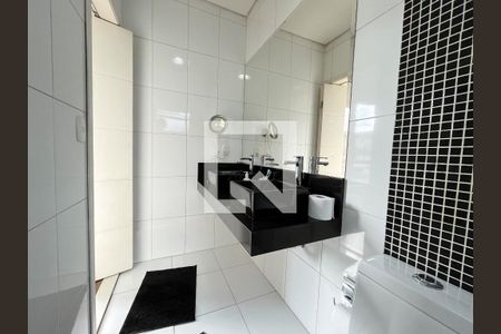 Casa à venda com 380m², 5 quartos e 3 vagasBanheiro da Suíte 1