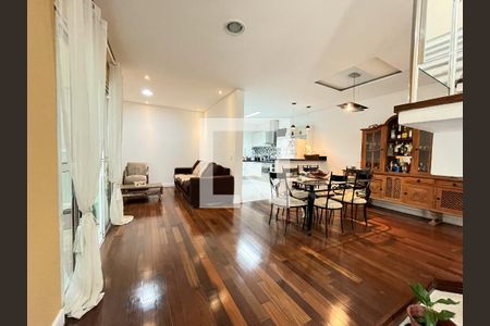 Sala de casa à venda com 5 quartos, 380m² em Vila Guarani(zona Sul), São Paulo