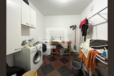 Casa à venda com 380m², 5 quartos e 3 vagasÁrea de Serviço