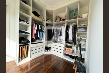 Casa à venda com 380m², 5 quartos e 3 vagasCloset suite 1
