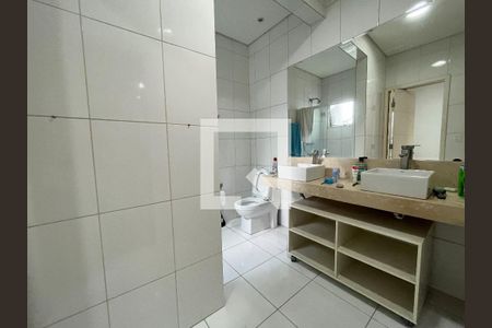 Casa à venda com 380m², 5 quartos e 3 vagasBanheiro suite 3