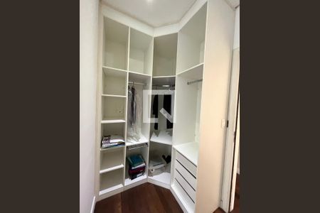 Casa à venda com 380m², 5 quartos e 3 vagasCloset suite 2