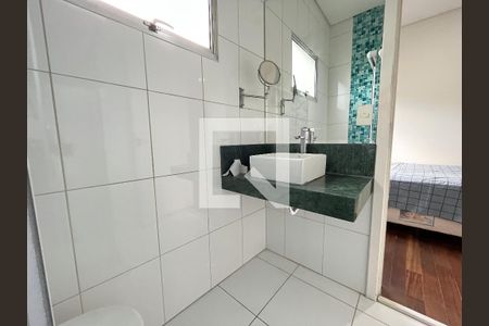 Casa à venda com 380m², 5 quartos e 3 vagasBanheiro da Suíte 2