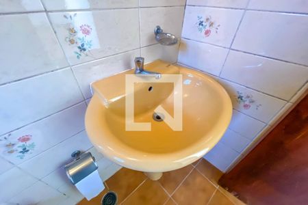 Casa para alugar com 220m², 3 quartos e 2 vagasBanheiro da Edícula