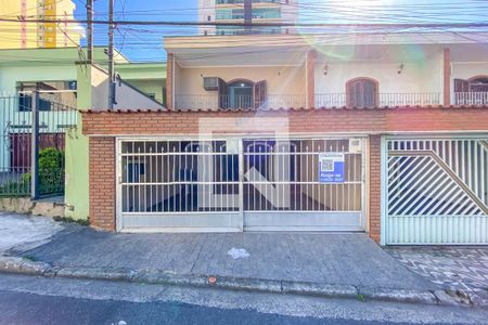 Casa para alugar com 220m², 3 quartos e 2 vagasFachada
