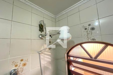 Casa para alugar com 220m², 3 quartos e 2 vagasBanheiro Social