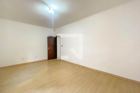Casa para alugar com 220m², 3 quartos e 2 vagasQuarto 2
