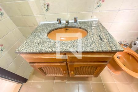 Casa para alugar com 220m², 3 quartos e 2 vagasBanheiro da Suíte