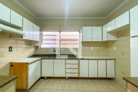 Casa para alugar com 220m², 3 quartos e 2 vagasCozinha