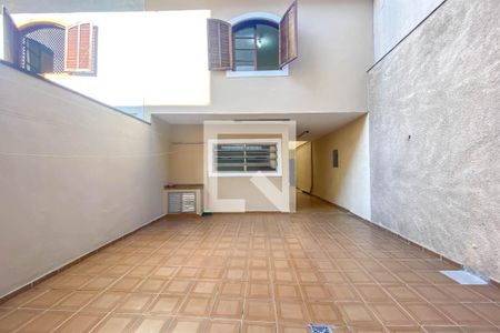 Casa para alugar com 220m², 3 quartos e 2 vagasQuintal