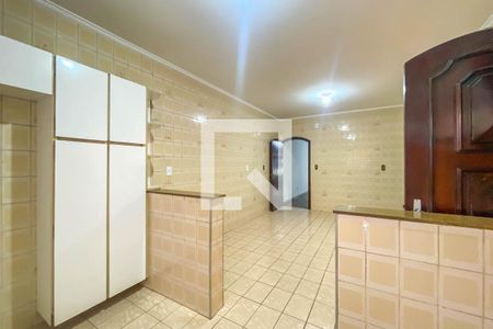Casa para alugar com 220m², 3 quartos e 2 vagasCozinha