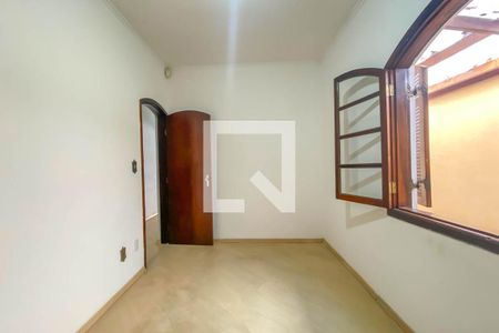 Casa para alugar com 220m², 3 quartos e 2 vagasQuarto 1