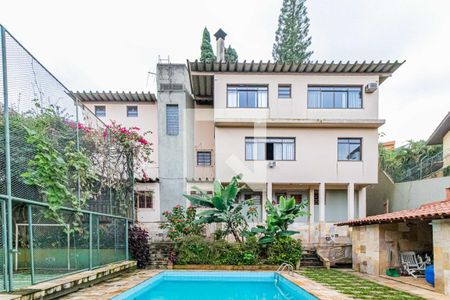 Casa à venda com 600m², 4 quartos e 4 vagasVista externa fundos