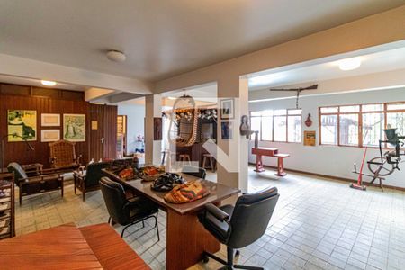 Casa à venda com 600m², 4 quartos e 4 vagasSalão de festas