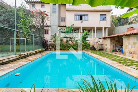 Casa à venda com 600m², 4 quartos e 4 vagasPiscina