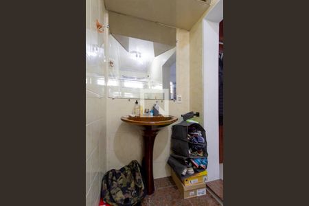 Casa para alugar com 225m², 3 quartos e 4 vagas Casa para alugar com 225m², 3 quartos e 4 vagasBanheiro Suíte 2