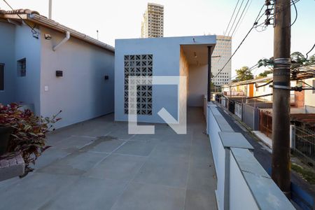 Casa para alugar com 120m², 2 quartos e 1 vaga Casa para alugar com 120m², 2 quartos e 1 vagaVaranda