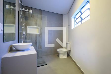 Casa para alugar com 120m², 2 quartos e 1 vaga Casa para alugar com 120m², 2 quartos e 1 vagaBanheiro Suíte 1
