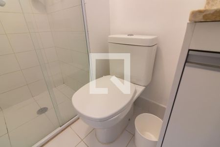 Apartamento para alugar com 66m², 2 quartos e 1 vagaSuíte, banheiro 