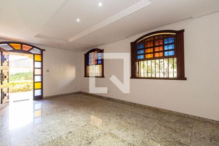Casa à venda com 371m², 5 quartos e 6 vagas Casa à venda com 371m², 5 quartos e 6 vagas|Sala