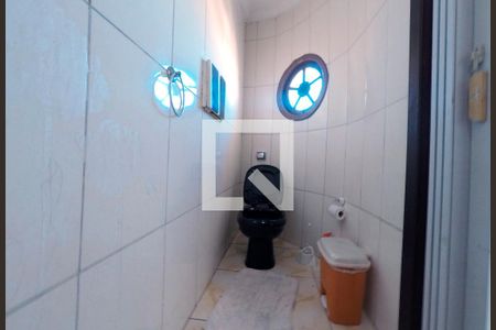 Banheiro da Suíte de casa para alugar com 3 quartos, 140m² em Jardim Aracy, Mauá