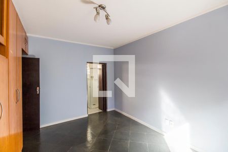 Casa à venda com 251m², 3 quartos e 3 vagasSuíte