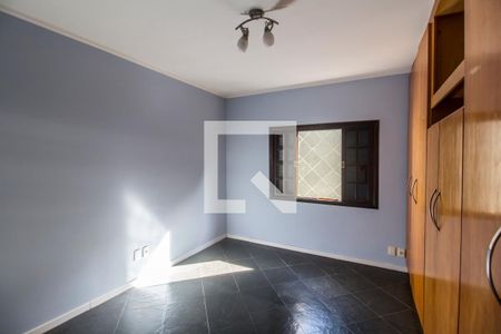 Casa à venda com 251m², 3 quartos e 3 vagasSuíte