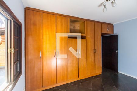 Casa à venda com 251m², 3 quartos e 3 vagasSuíte