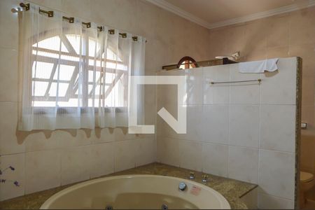 Casa à venda com 310m², 3 quartos e 3 vagasBanheiro da Suíte