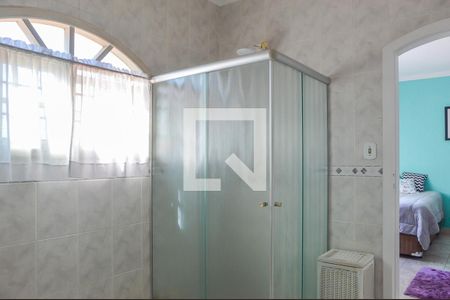 Casa à venda com 310m², 3 quartos e 3 vagasBanheiro da Suíte 2