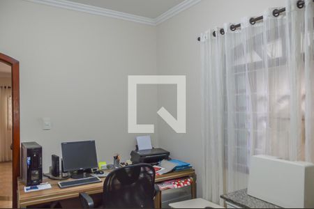 Casa à venda com 310m², 3 quartos e 3 vagasEscritório