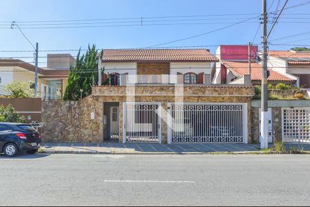 Casa à venda com 310m², 3 quartos e 3 vagasFachada