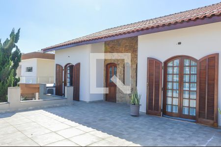 Casa à venda com 310m², 3 quartos e 3 vagasSacada do Quartos suítes 1 e 3