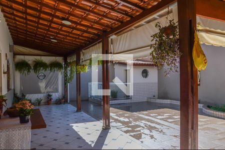 Casa à venda com 310m², 3 quartos e 3 vagasQuintal