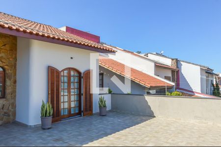 Casa à venda com 310m², 3 quartos e 3 vagasSacada do Quartos suítes 1 e 3