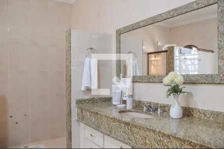Casa à venda com 310m², 3 quartos e 3 vagasBanheiro da Suíte