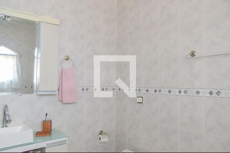 Casa à venda com 310m², 3 quartos e 3 vagasBanheiro da Suíte 2