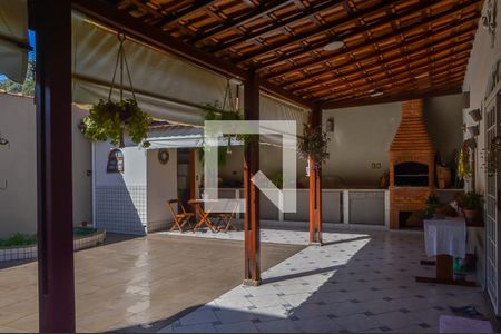 Casa à venda com 310m², 3 quartos e 3 vagasChurrasqueira