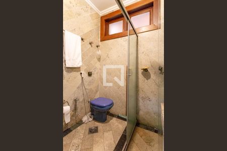 Casa à venda com 522m², 5 quartos e 5 vagas Casa à venda com 522m², 5 quartos e 5 vagasBanheiro da Suíte 1