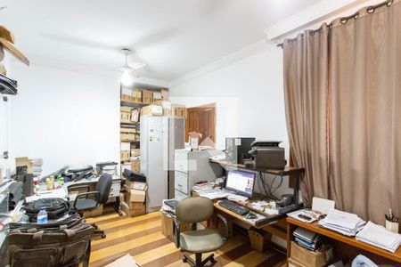 Casa à venda com 522m², 5 quartos e 5 vagas Casa à venda com 522m², 5 quartos e 5 vagasEscritório