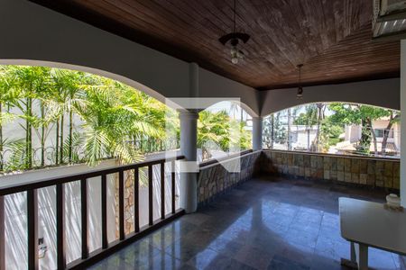 Casa à venda com 522m², 5 quartos e 5 vagas Casa à venda com 522m², 5 quartos e 5 vagasVaranda da Suite 2