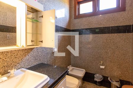 Casa à venda com 522m², 5 quartos e 5 vagas Casa à venda com 522m², 5 quartos e 5 vagasBanheiro da Suíte 3