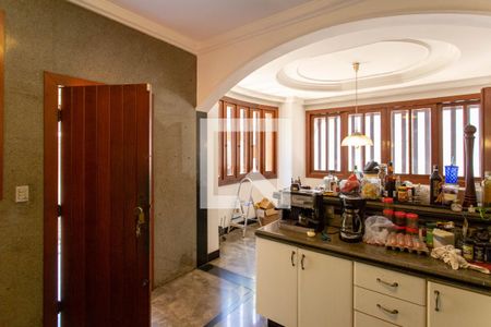 Casa à venda com 522m², 5 quartos e 5 vagas Casa à venda com 522m², 5 quartos e 5 vagasCozinha