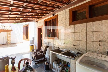 Casa à venda com 522m², 5 quartos e 5 vagas Casa à venda com 522m², 5 quartos e 5 vagasÁrea de Serviço