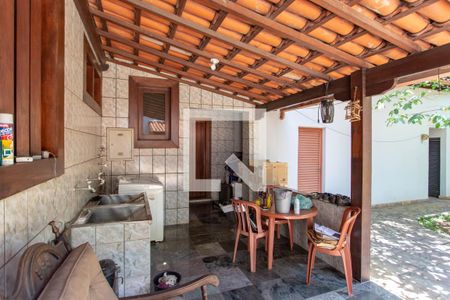 Casa à venda com 522m², 5 quartos e 5 vagas Casa à venda com 522m², 5 quartos e 5 vagasÁrea de Serviço