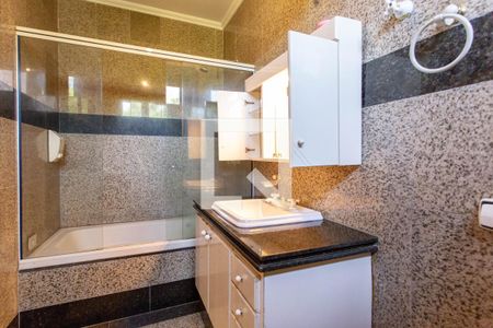 Casa à venda com 522m², 5 quartos e 5 vagas Casa à venda com 522m², 5 quartos e 5 vagasBanheiro da Suíte 3