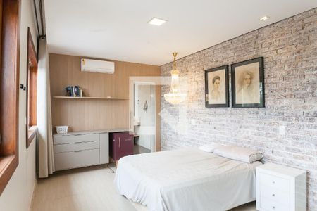 Casa de condomínio à venda com 460m², 4 quartos e 3 vagas Casa de condomínio à venda com 460m², 4 quartos e 3 vagassuite master