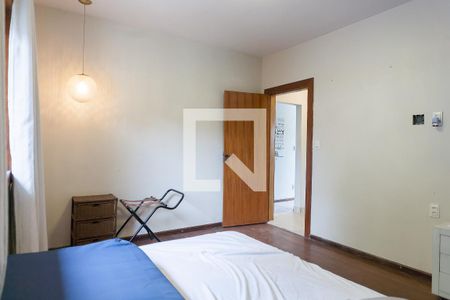 Casa de condomínio à venda com 460m², 4 quartos e 3 vagas Casa de condomínio à venda com 460m², 4 quartos e 3 vagas quarto aux.