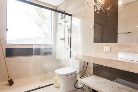 Casa de condomínio à venda com 460m², 4 quartos e 3 vagas Casa de condomínio à venda com 460m², 4 quartos e 3 vagasbanheiro suite master