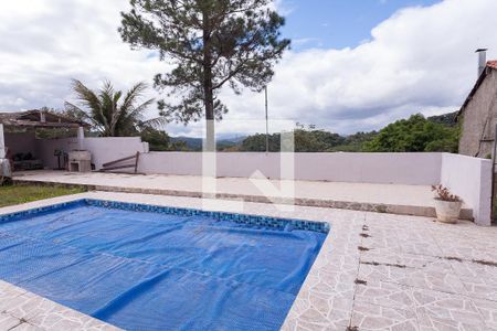 Casa de condomínio à venda com 460m², 4 quartos e 3 vagas Casa de condomínio à venda com 460m², 4 quartos e 3 vagasPiscina